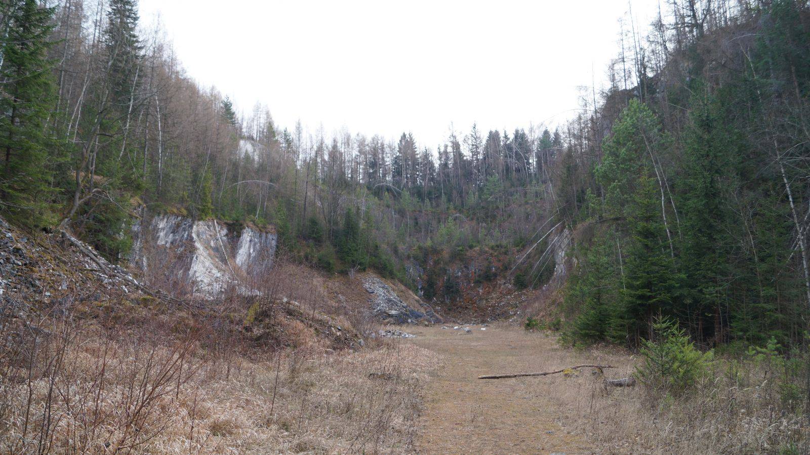 Lom Kukačka a zaniklá hospoda Gucke 